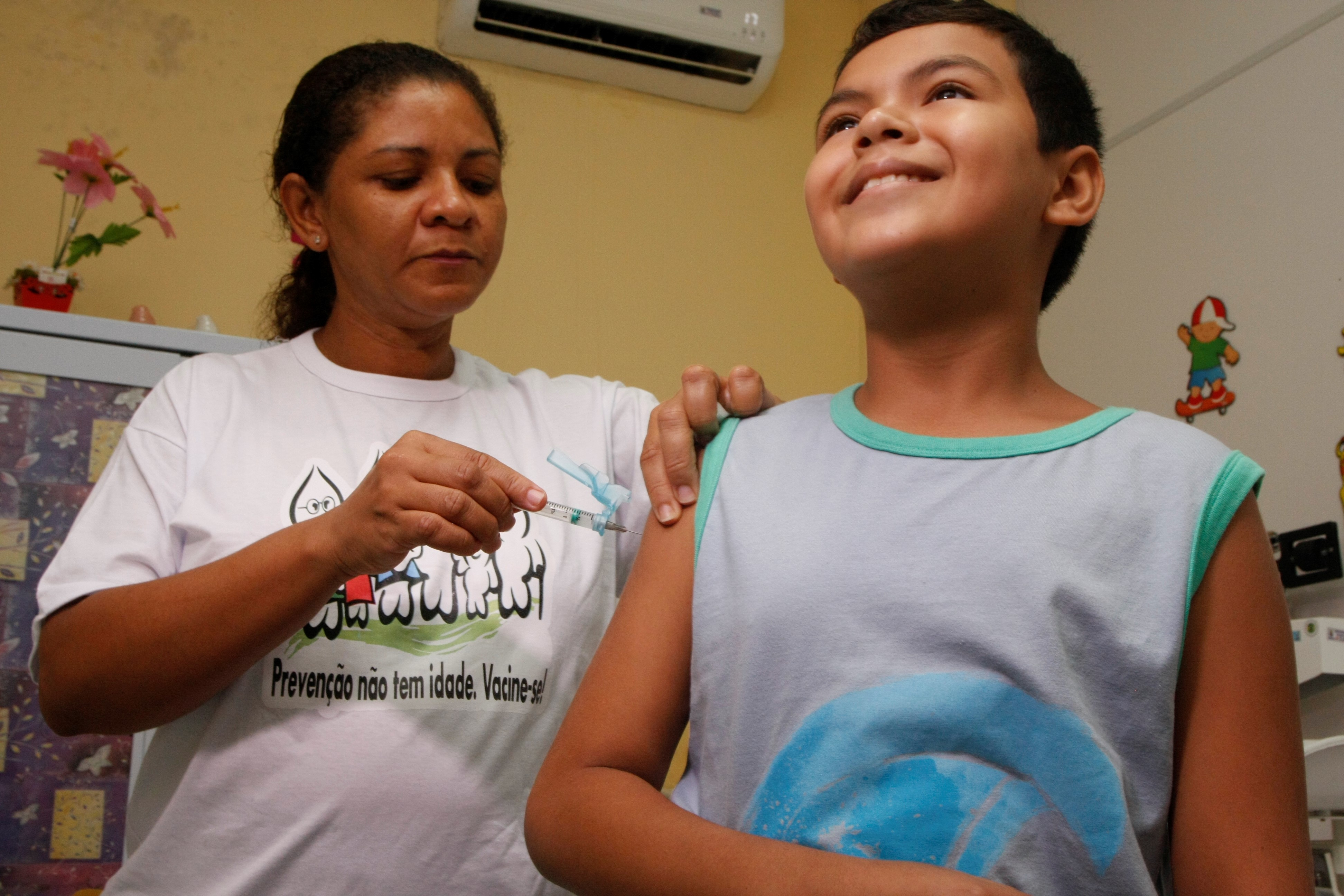 Mais de 280 postos abriram neste sábado, 16, para Dia D de multivacinação