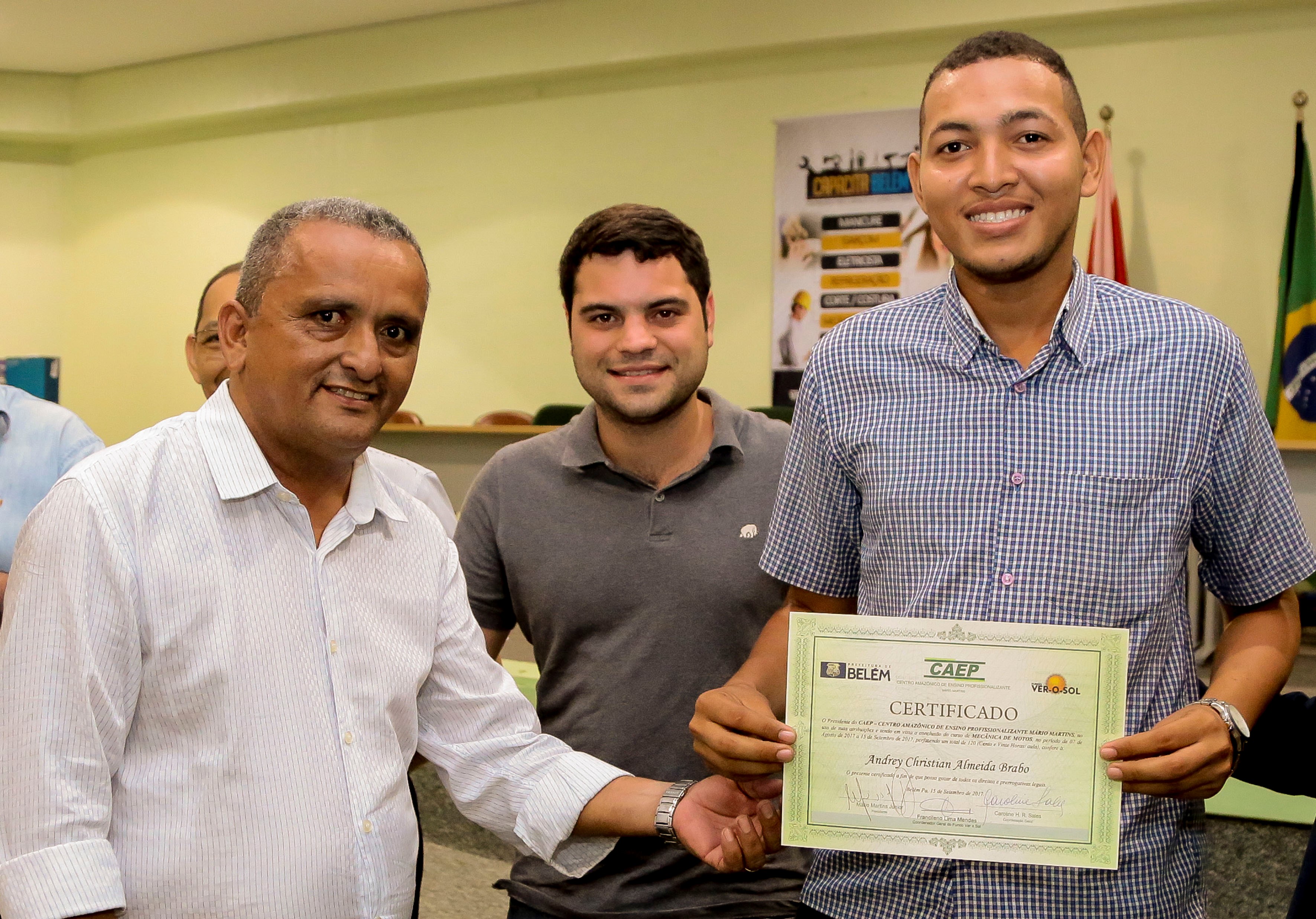 Fundo Ver-o-Sol certifica 231 pessoas em cursos profissionalizantes