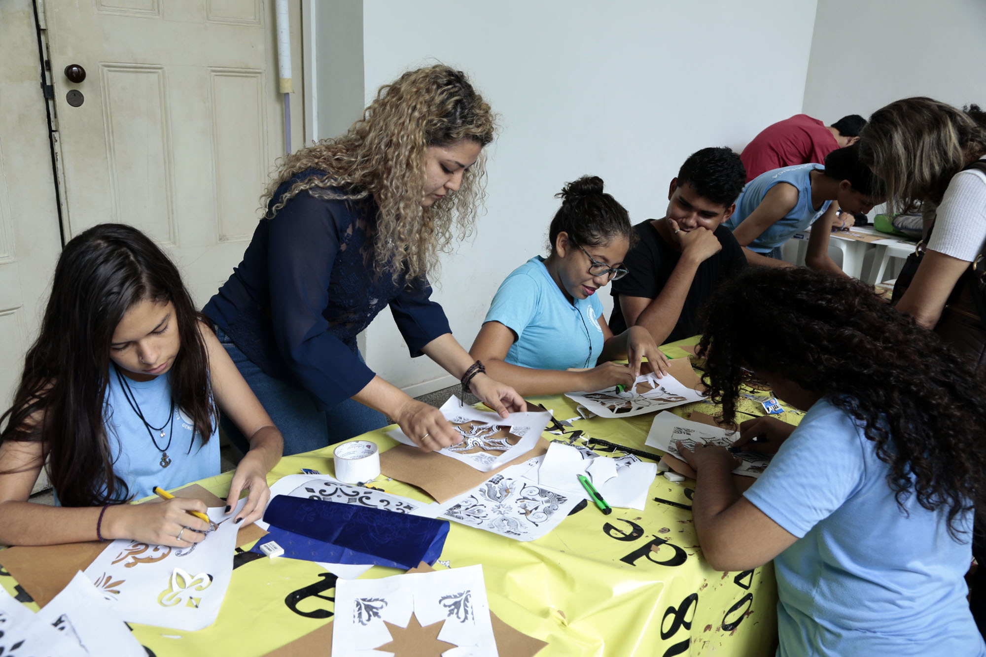 Estudantes participam de oficinas na programação “Primavera dos Museus”, do Mabe