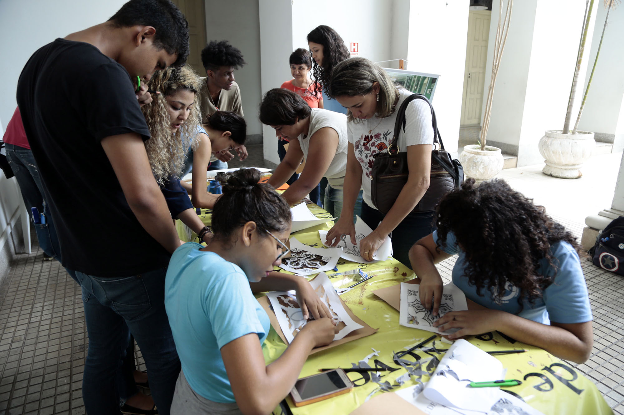 Estudantes participam de oficinas na programação “Primavera dos Museus”, do Mabe