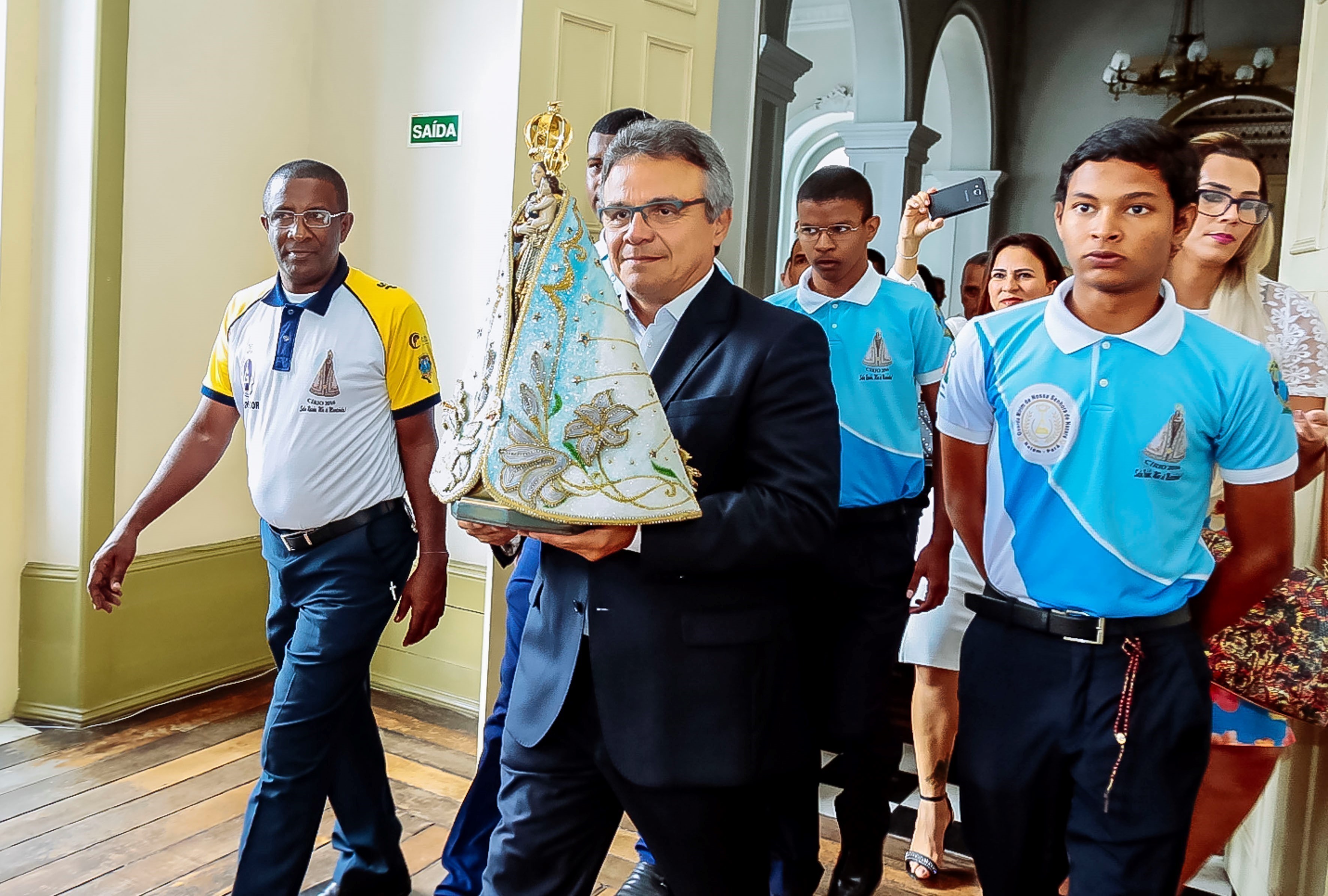 Servidores da PMB celebram visita da imagem peregrina de Nossa Senhora de Nazaré