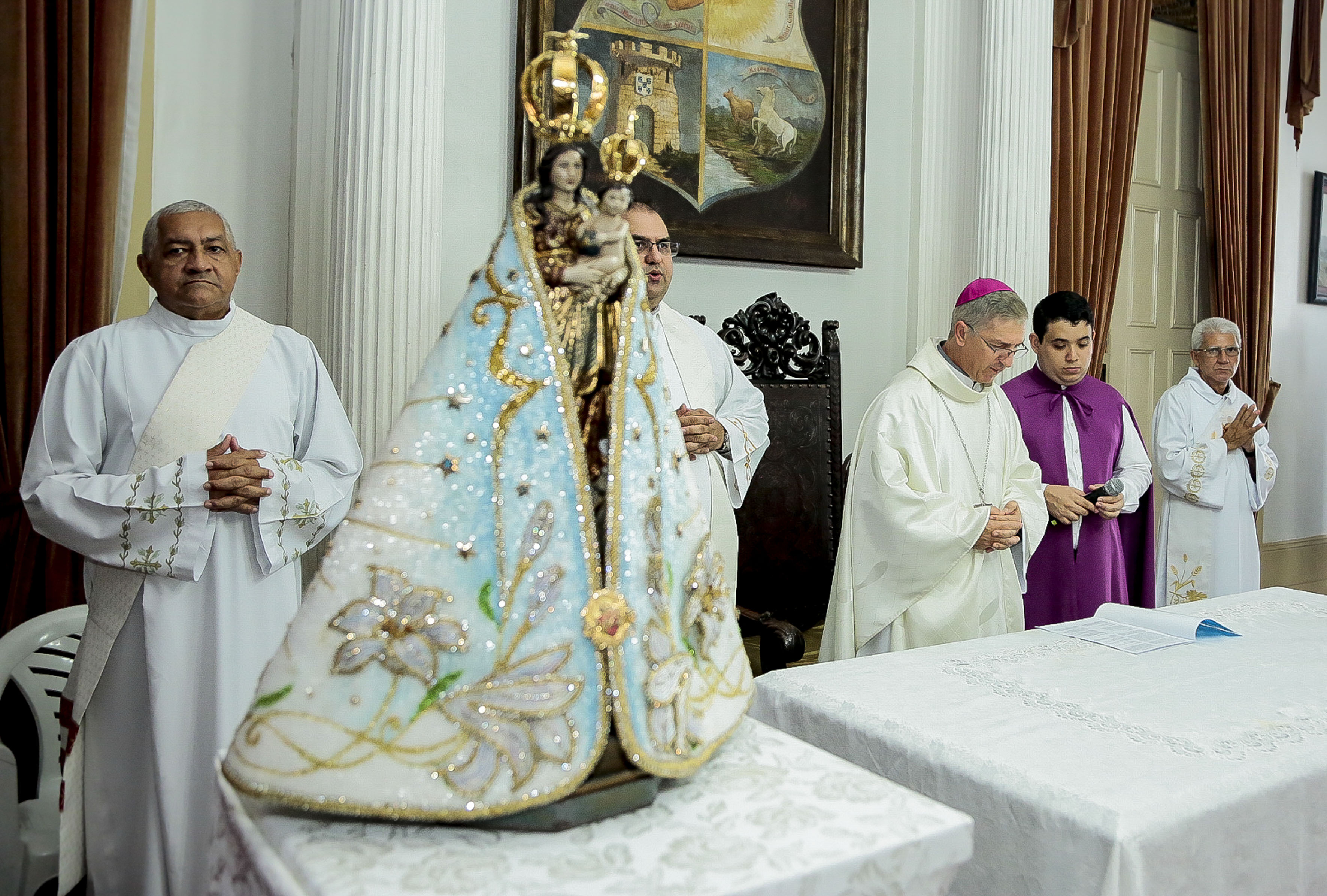 Servidores da PMB celebram visita da imagem peregrina de Nossa Senhora de Nazaré