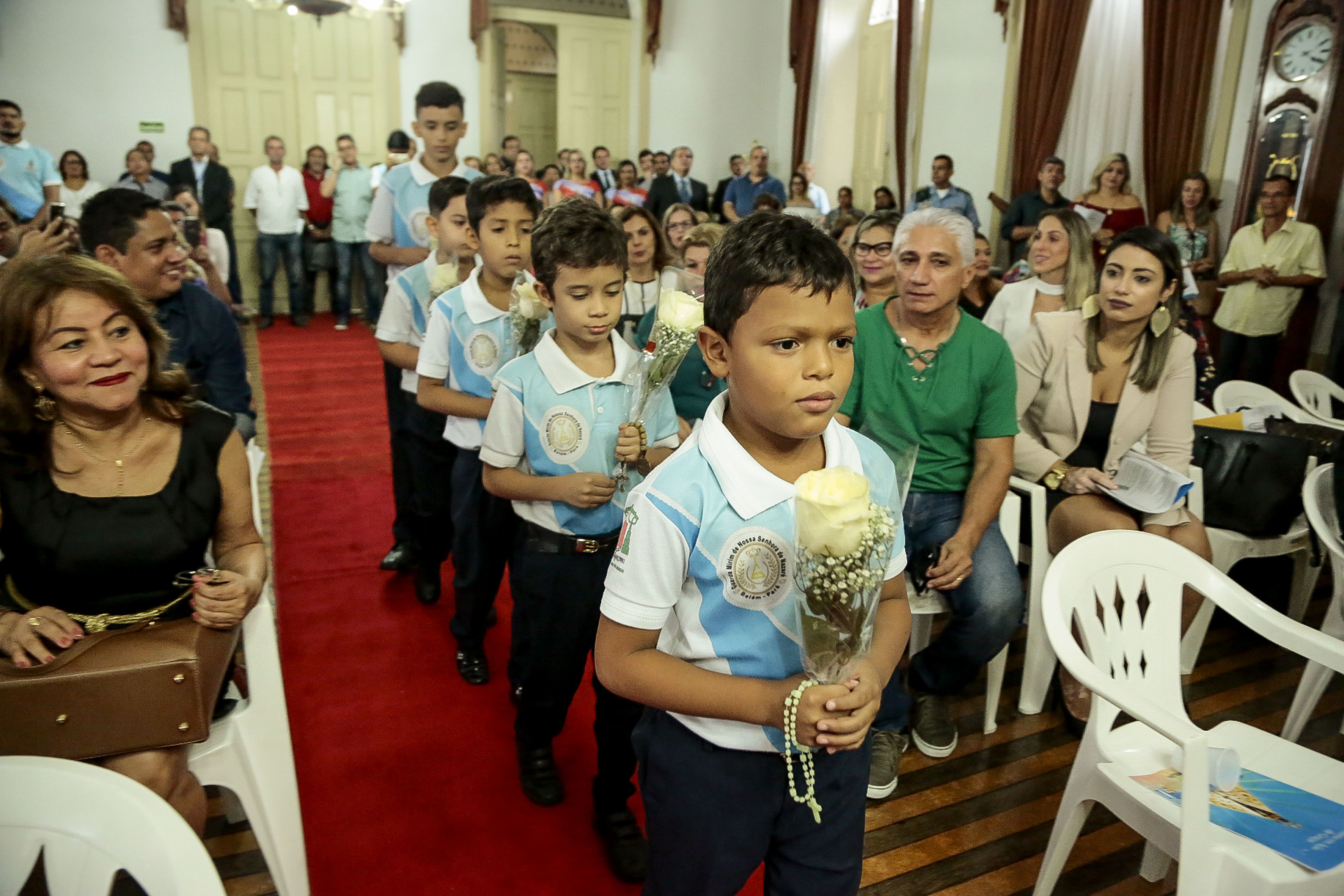 Servidores da PMB celebram visita da imagem peregrina de Nossa Senhora de Nazaré
