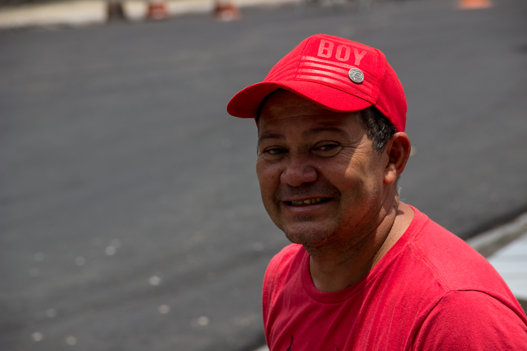 Obras de drenagem e pavimentação beneficiam moradores em diversos bairros