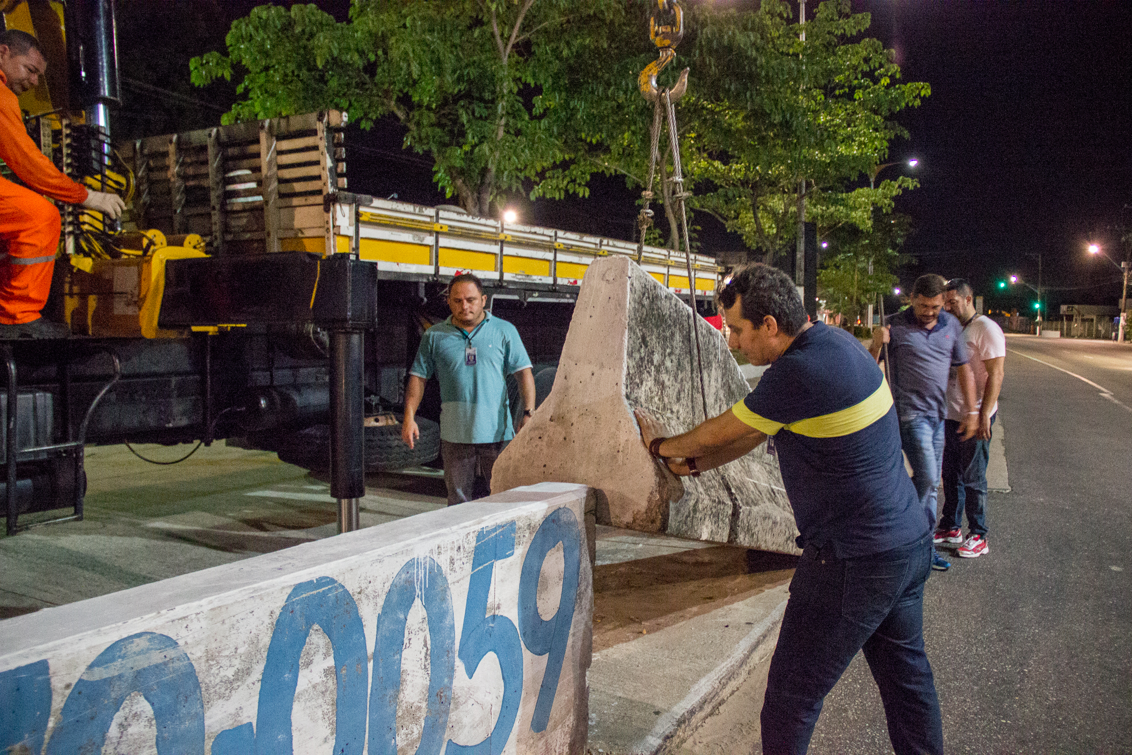 Prefeitura faz limpeza e manutenção no Complexo do Entroncamento