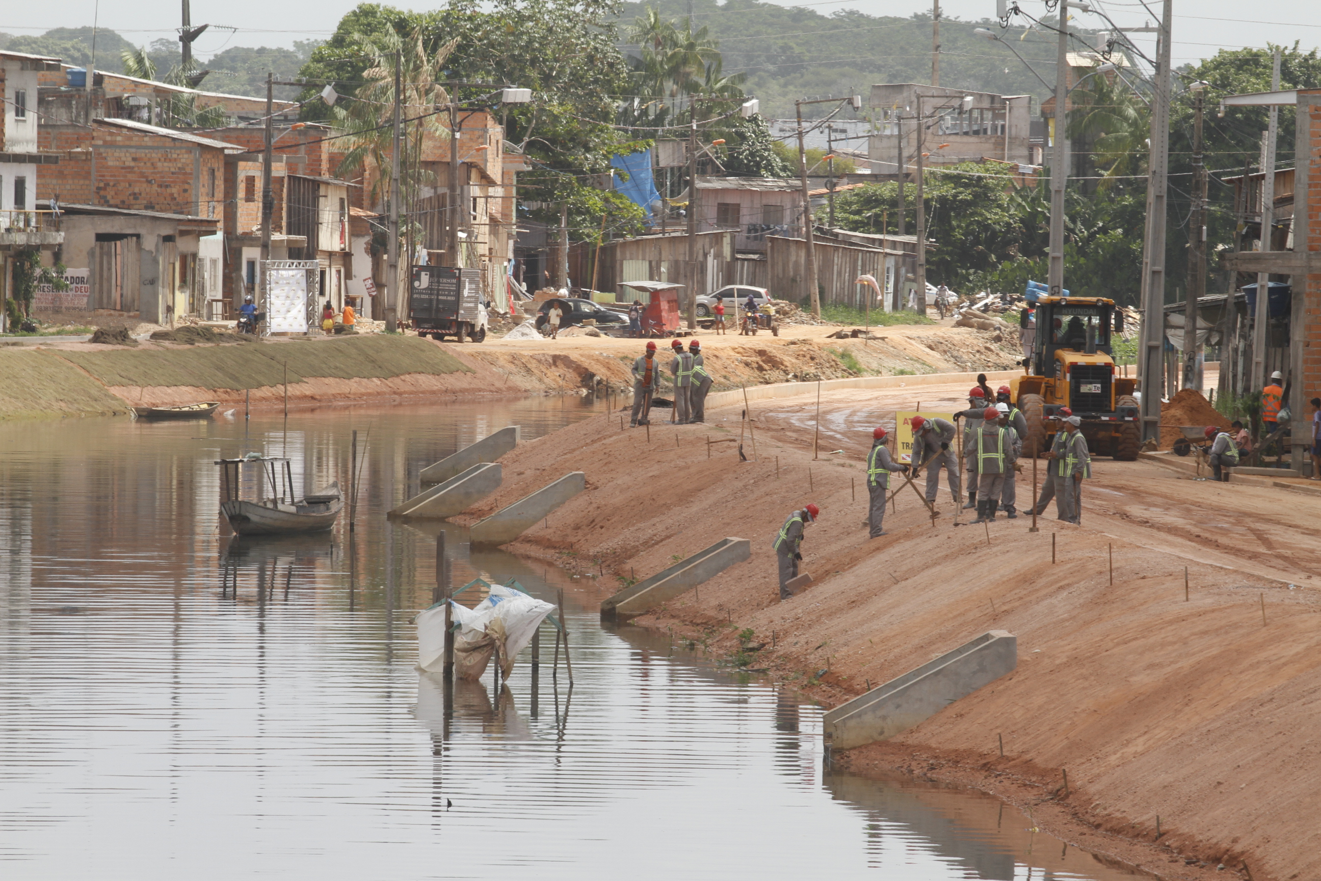 Governador do Estado e Prefeito de Belém inspecionam obras de saneamento em Belém 