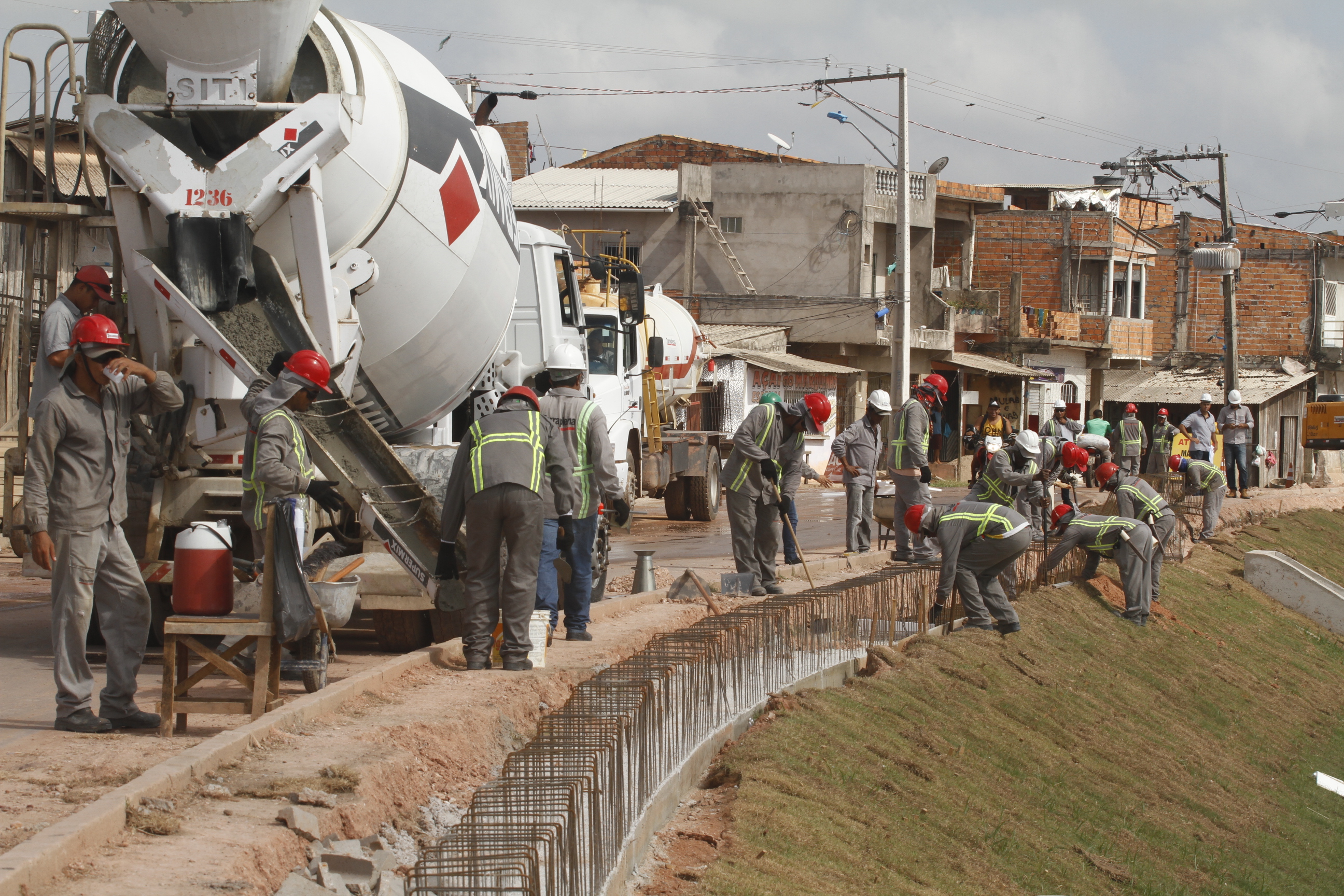 Governador do Estado e Prefeito de Belém inspecionam obras de saneamento em Belém 