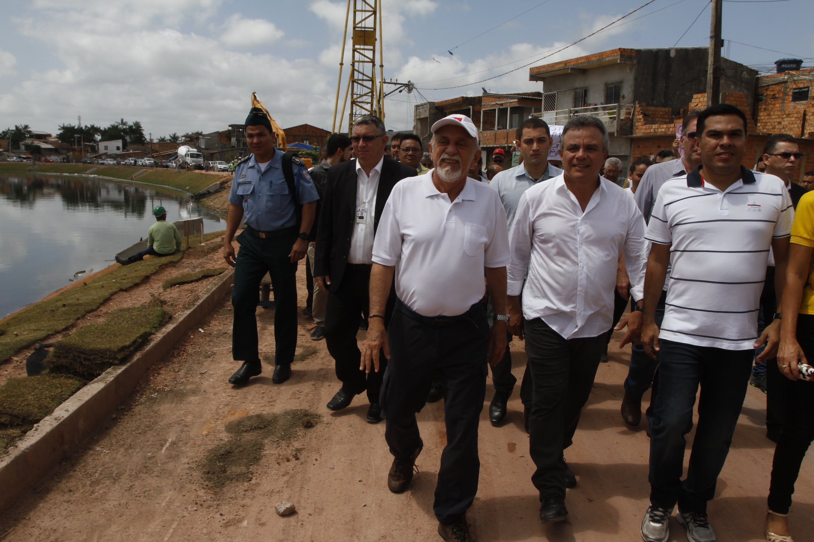 Governador do Estado e Prefeito de Belém inspecionam obras de saneamento em Belém 