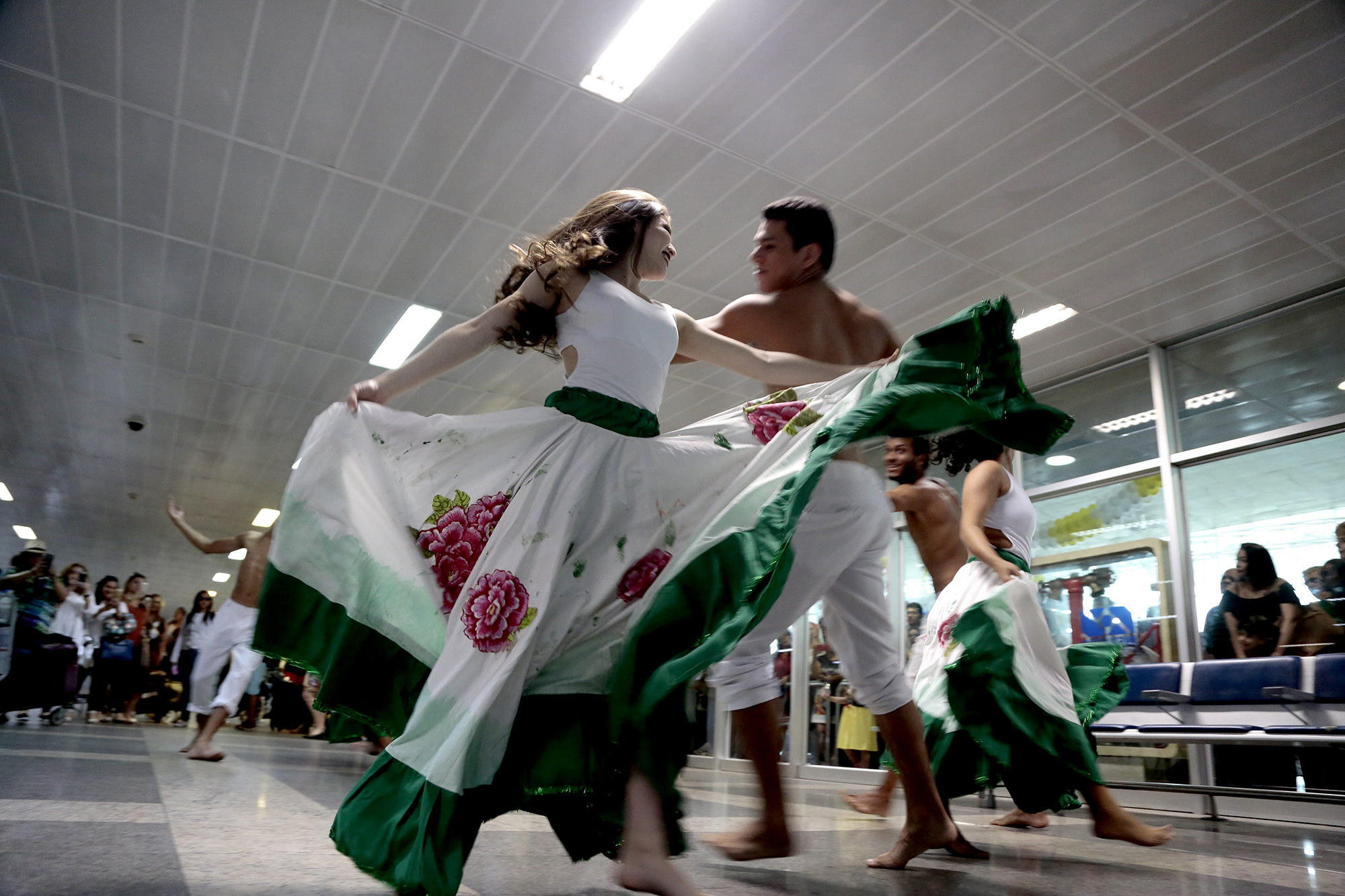 Receptivo da Belemtur encanta passageiros no Aeroporto de Val-de-Cães