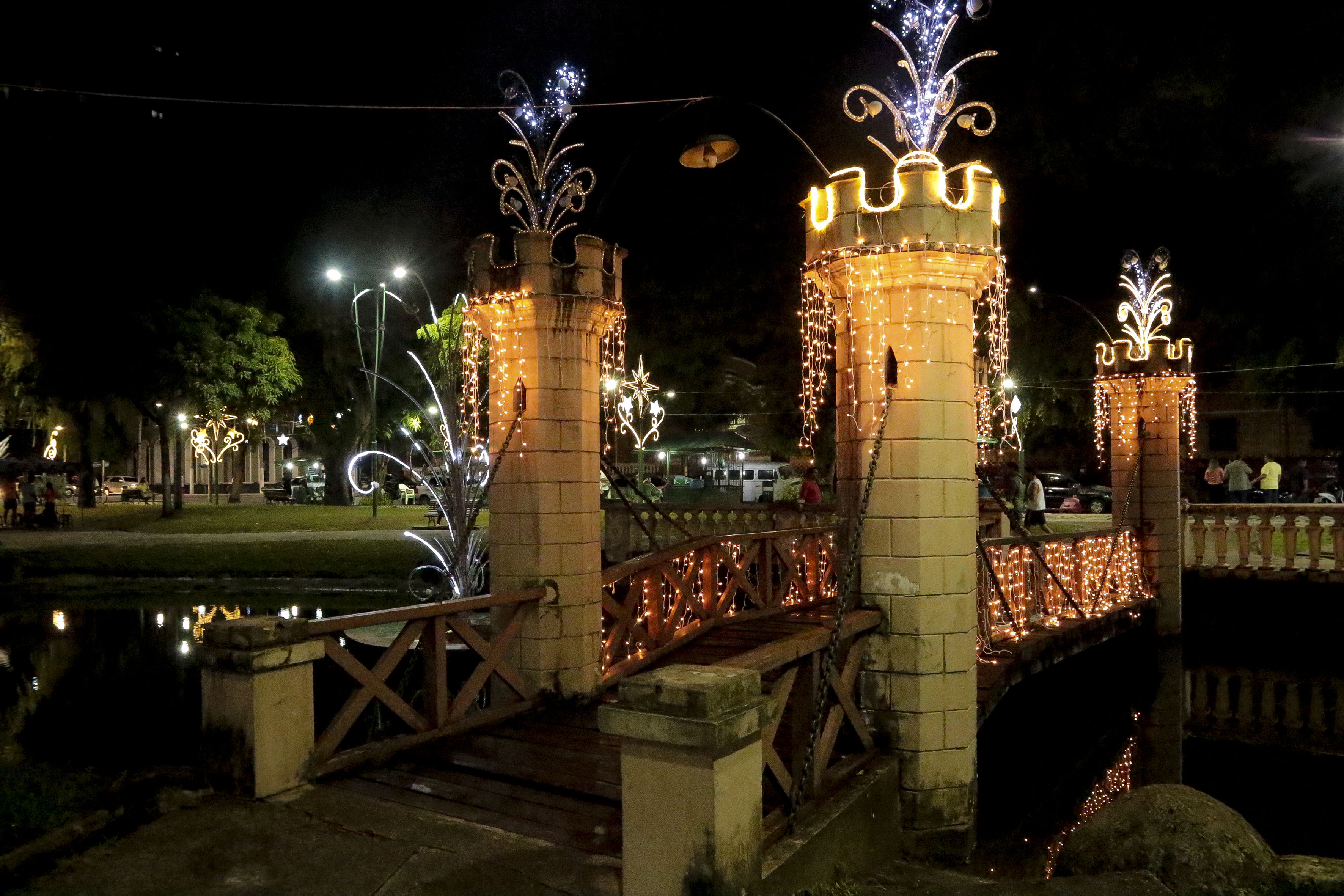 Prefeitura de Belém inaugura iluminação temática do Círio de Nazaré 
