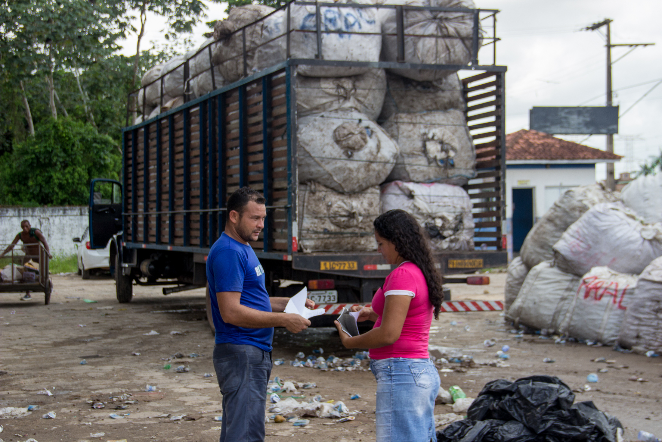 Círio gera mais de 40 toneladas de lixo e garante renda extra para catadores