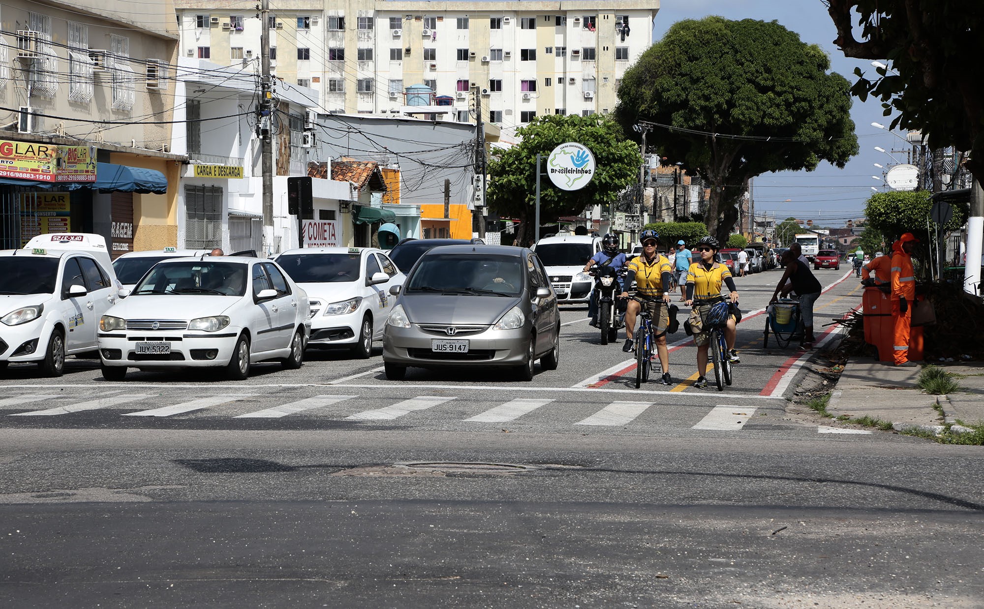 Motoristas são fiscalizados em trecho de mão única da Vileta