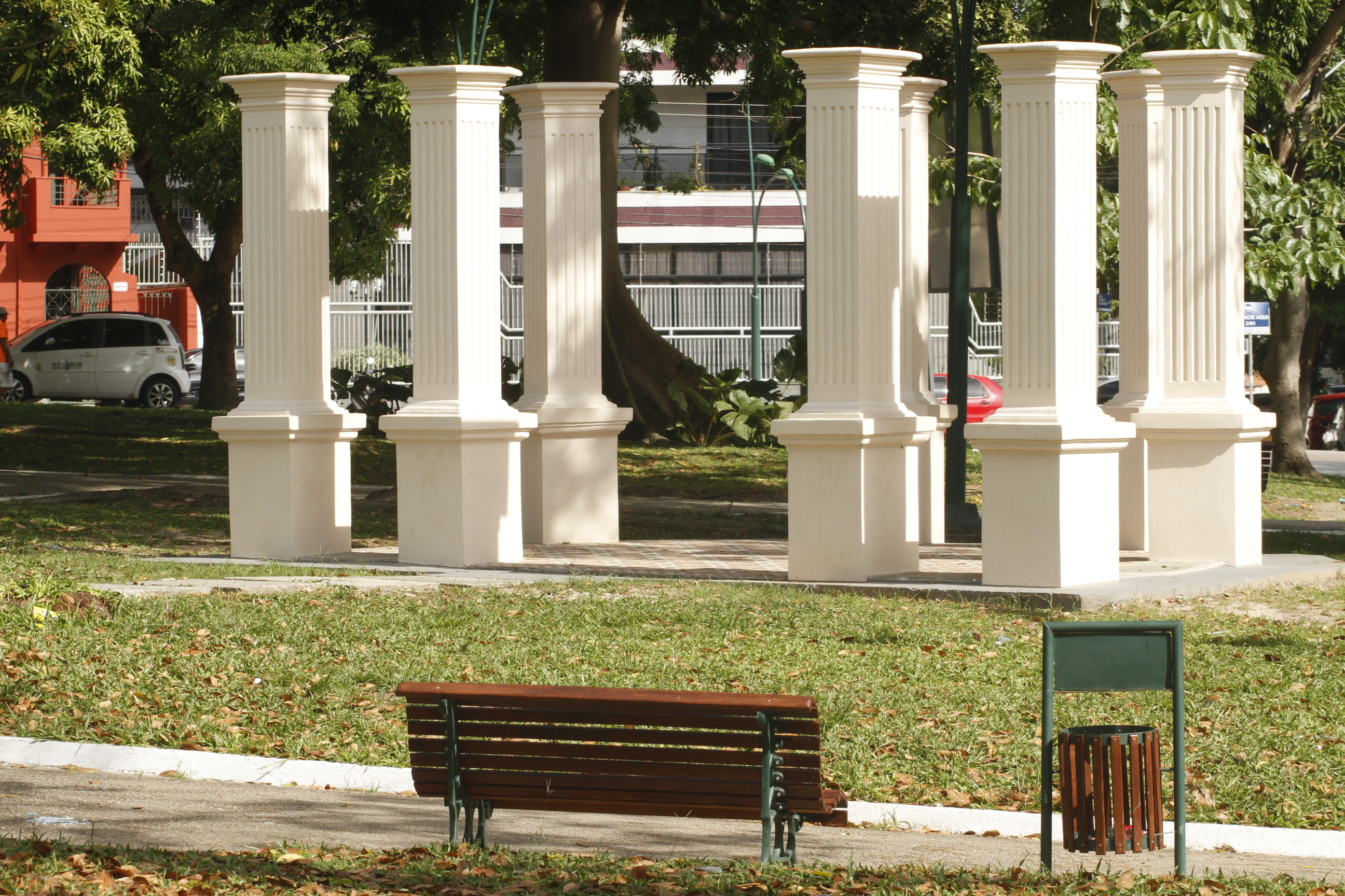 Prefeitura entrega Praça da República reformada para a população