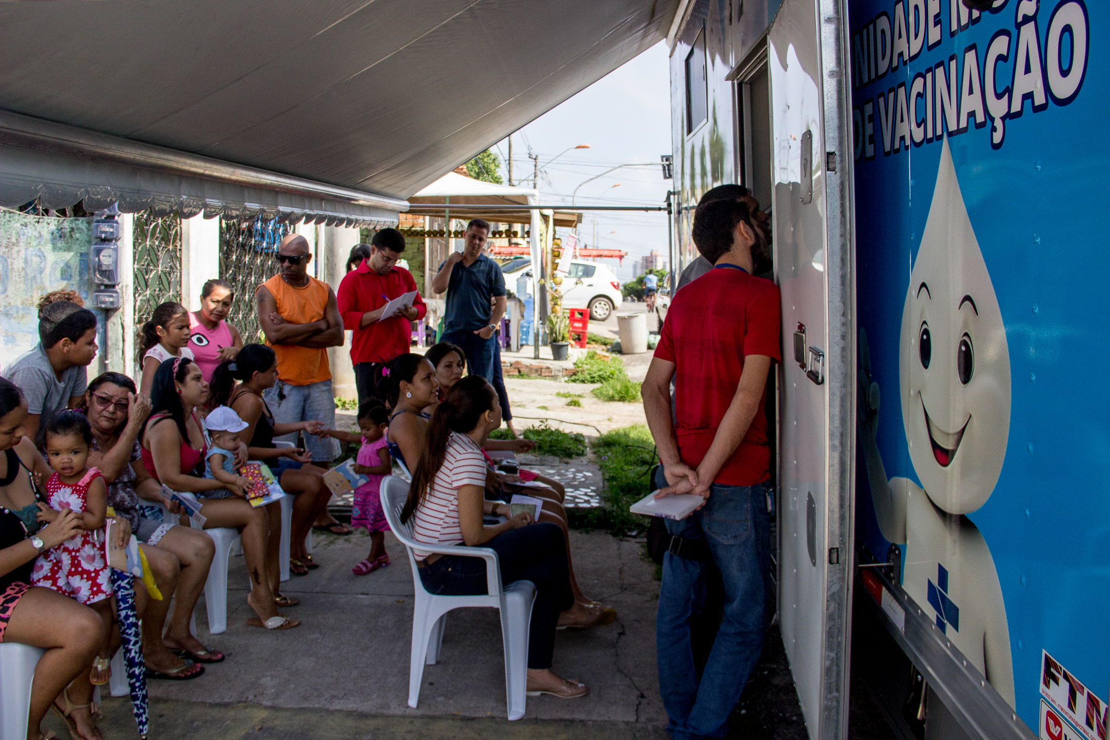 Bairro do Canudos é o primeiro a receber Unidade Móvel de Vacinação