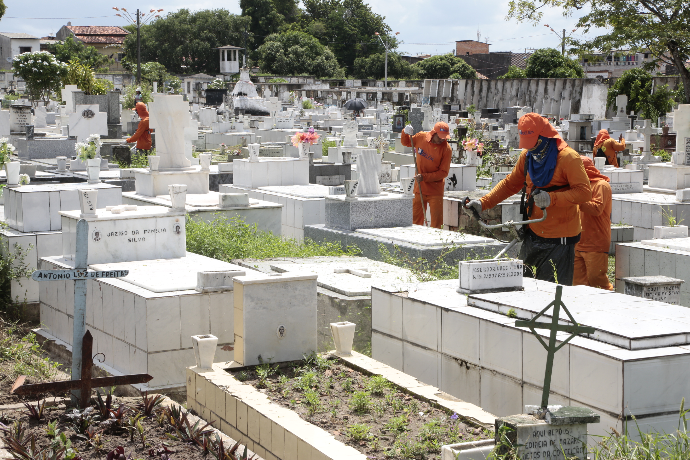 Secretarias preparam cemitérios para o Dia dos Finados