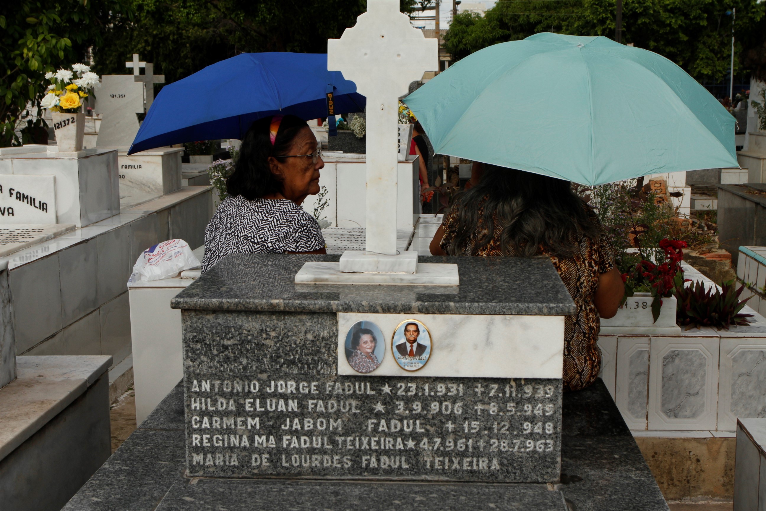 Dia de Finados registra grande movimentação nos cemitérios de Belém