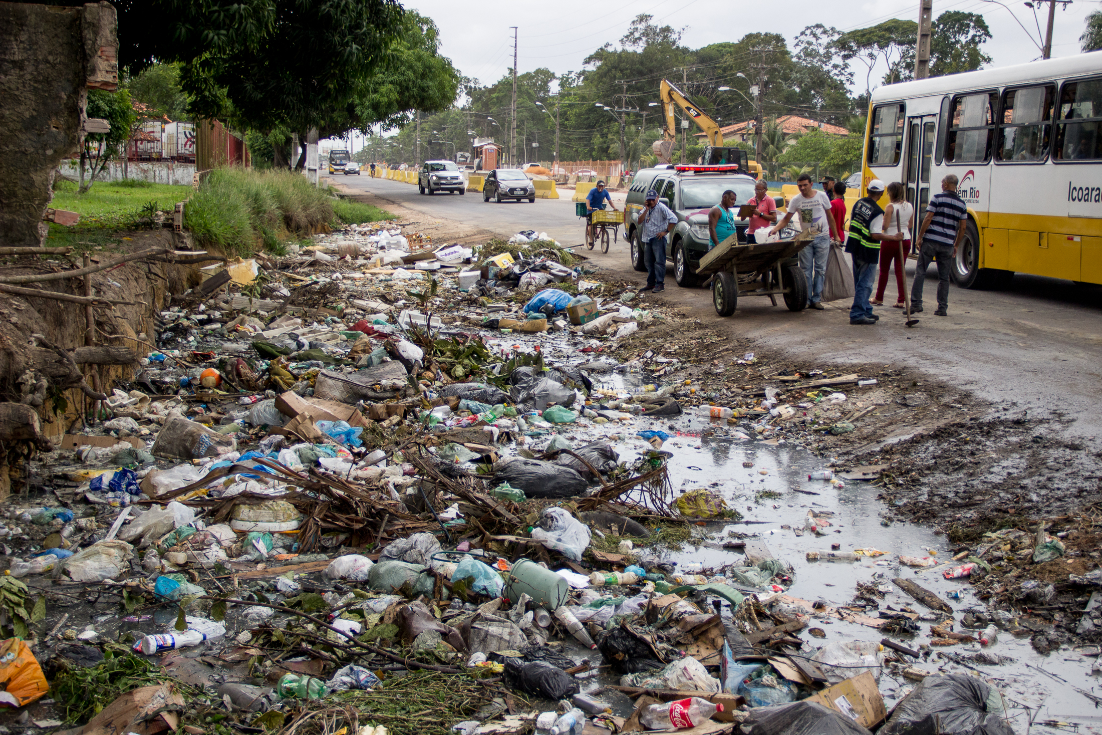 Prefeitura realiza limpeza e fiscalização para prevenir acidentes com aeronaves