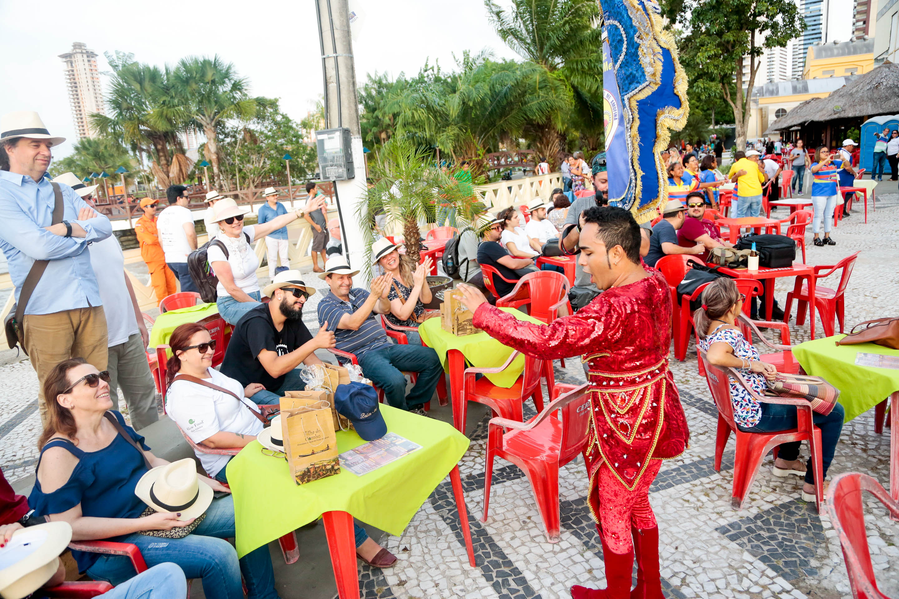 Comitiva da Unesco e das Cidades Criativas é recebida com festa no Ver-o-Rio
