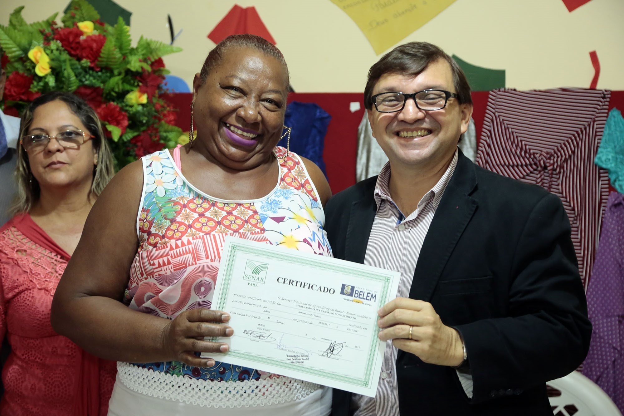 Fundo Ver-o-Sol entrega certificados do curso de Corte e Costura