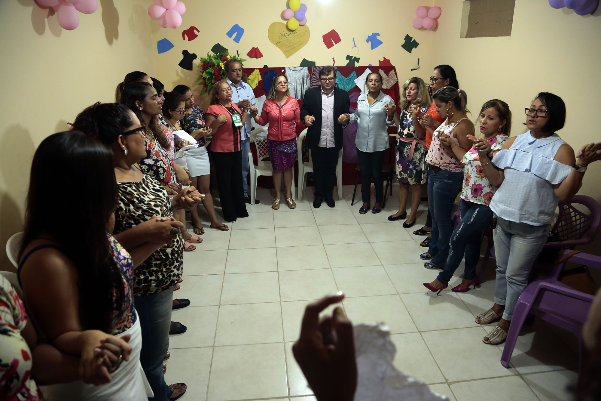 Fundo Ver-o-Sol entrega certificados do curso de Corte e Costura