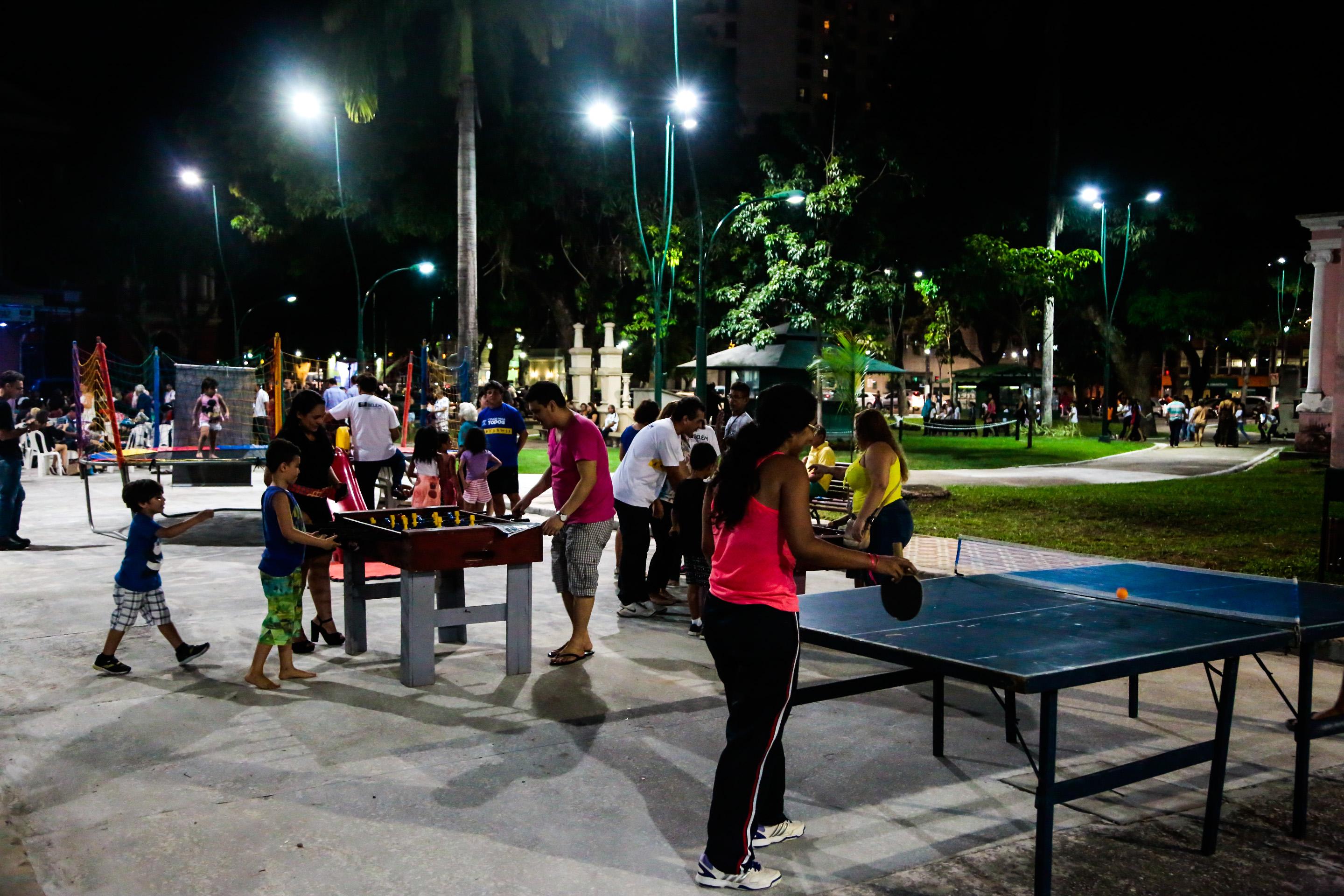 Praça da República é devolvida à população totalmente restaurada