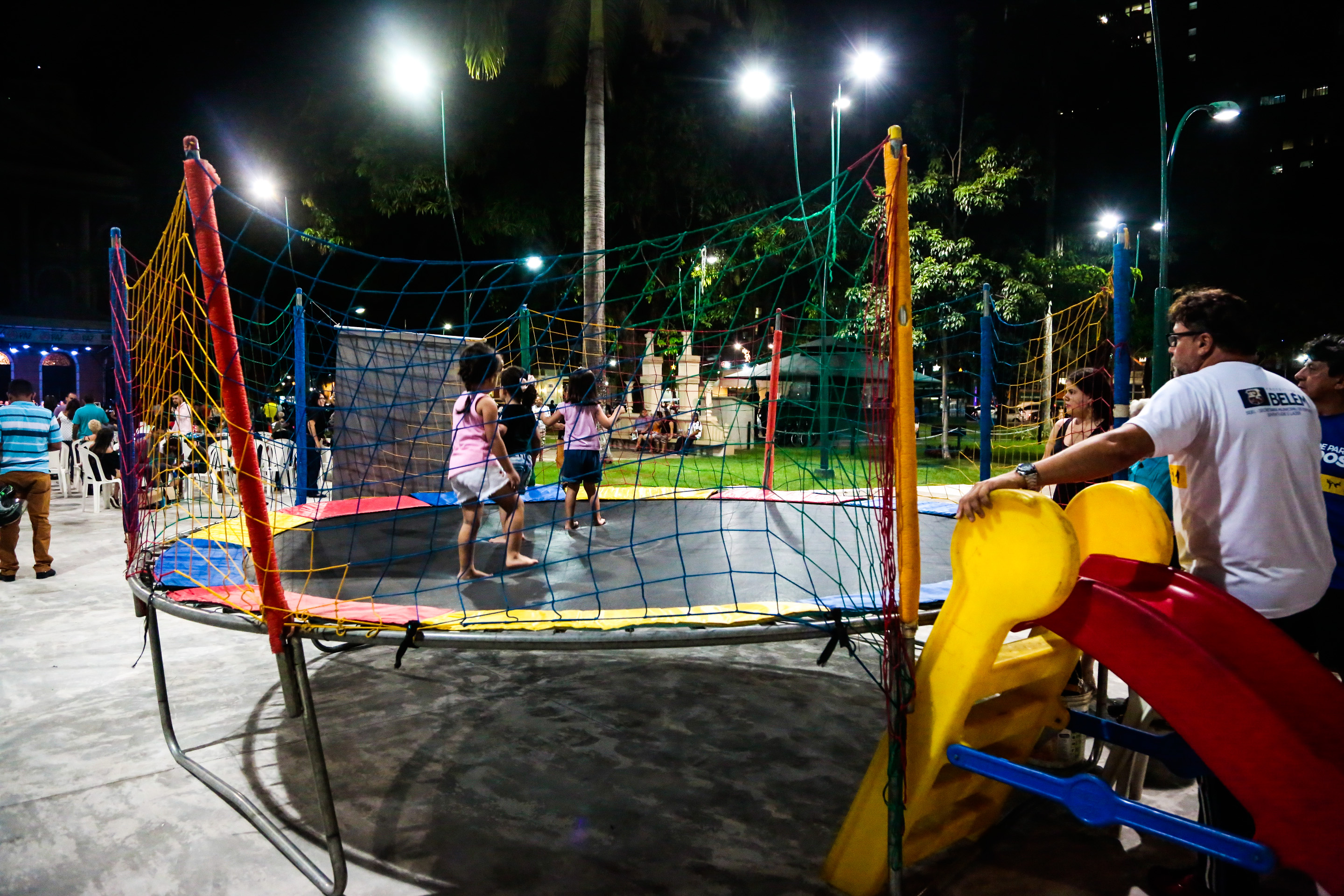 Praça da República é devolvida à população totalmente restaurada