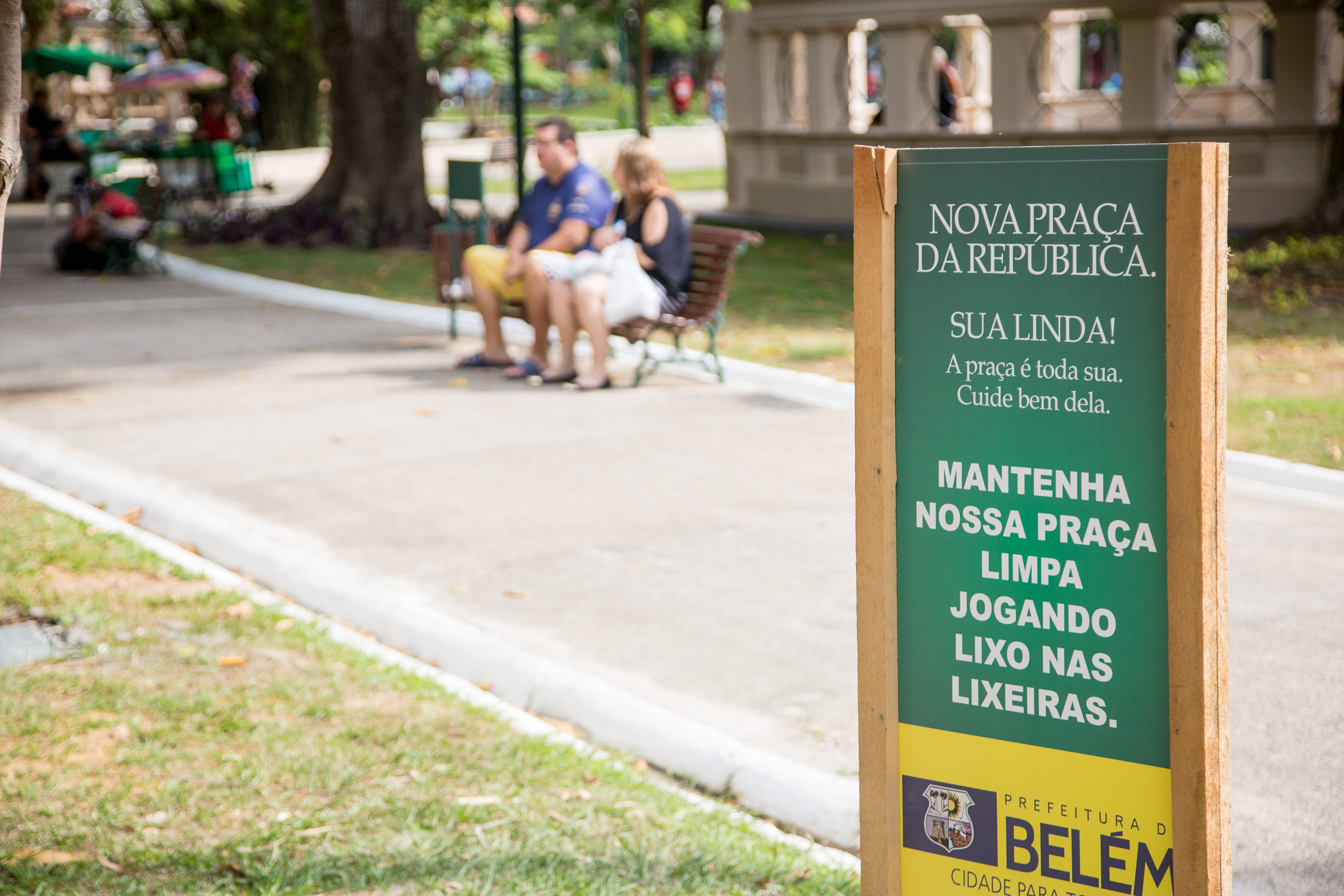 No primeiro domingo após inauguração, Praça da República lota
