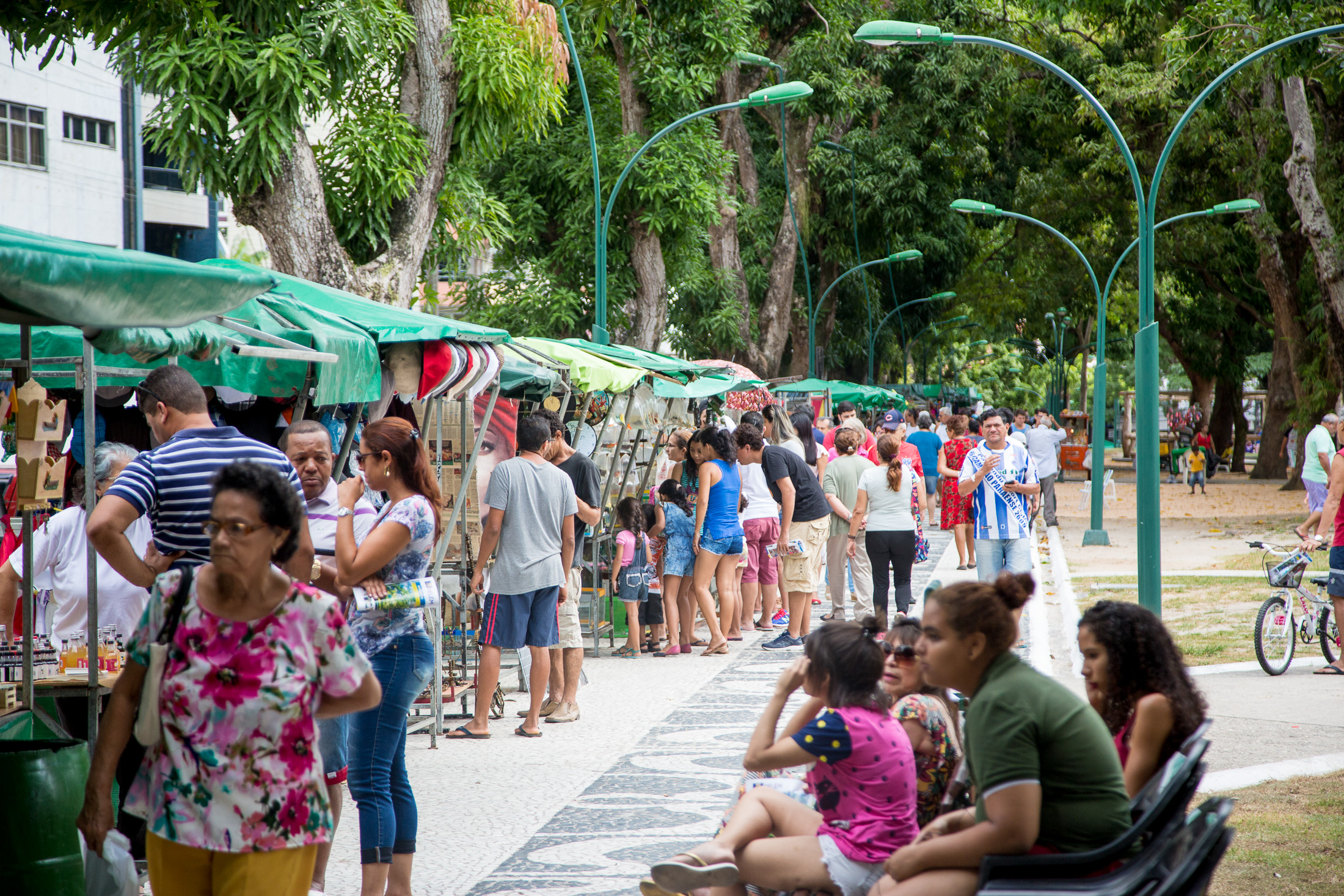 No primeiro domingo após inauguração, Praça da República lota