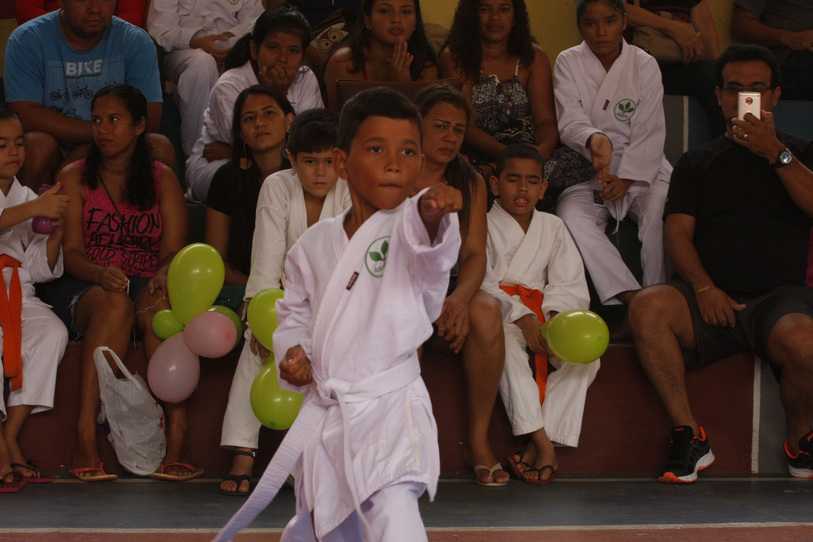 Alunos da Funbosque participam de torneio de Karatê