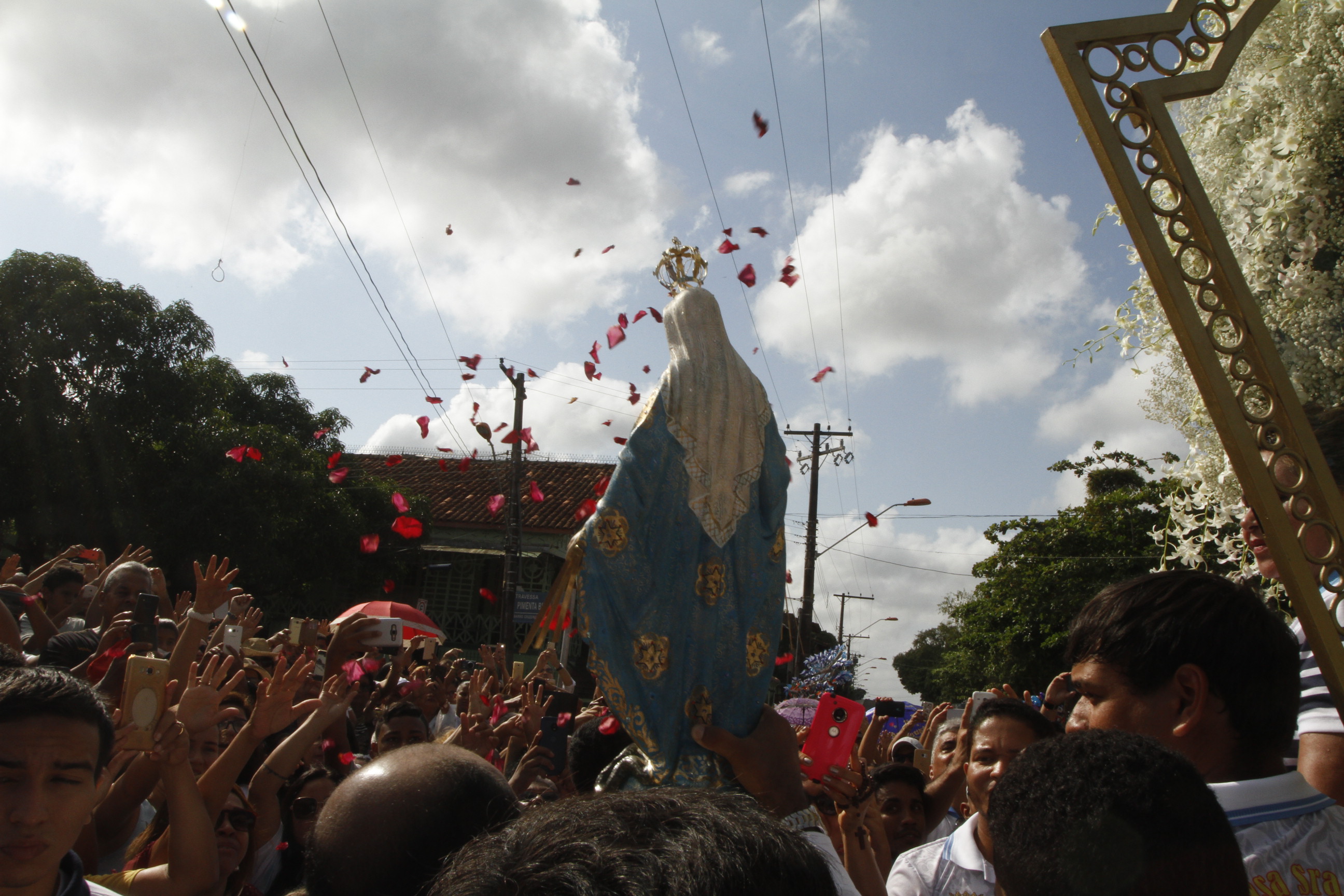Círio de Icoaraci atrai 150 mil pessoas para homenagear Nossa Senhora das Graças