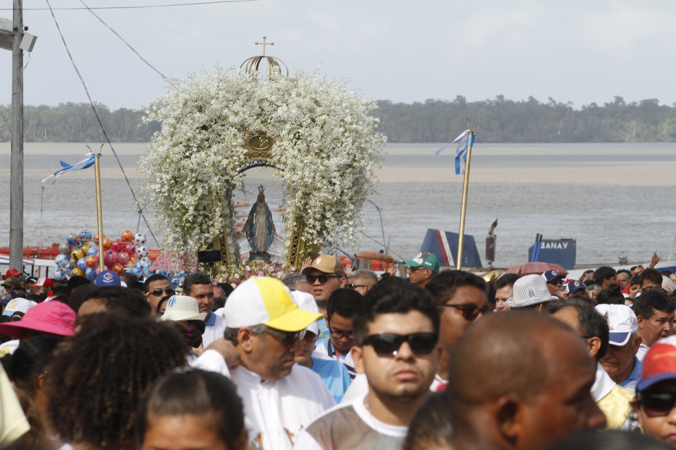 Círio de Icoaraci atrai 150 mil pessoas para homenagear Nossa Senhora das Graças