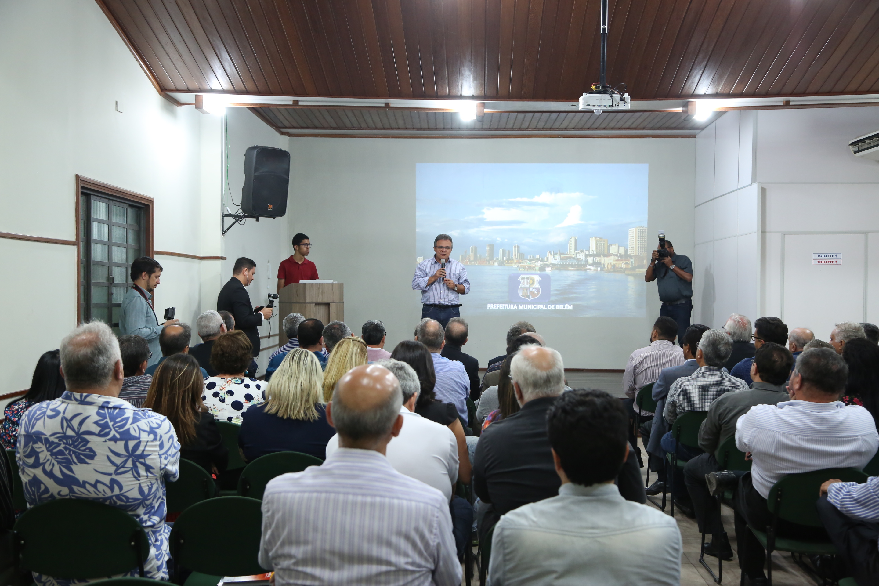 Prefeito Zenaldo Coutinho debate soluções para o Comércio de Belém