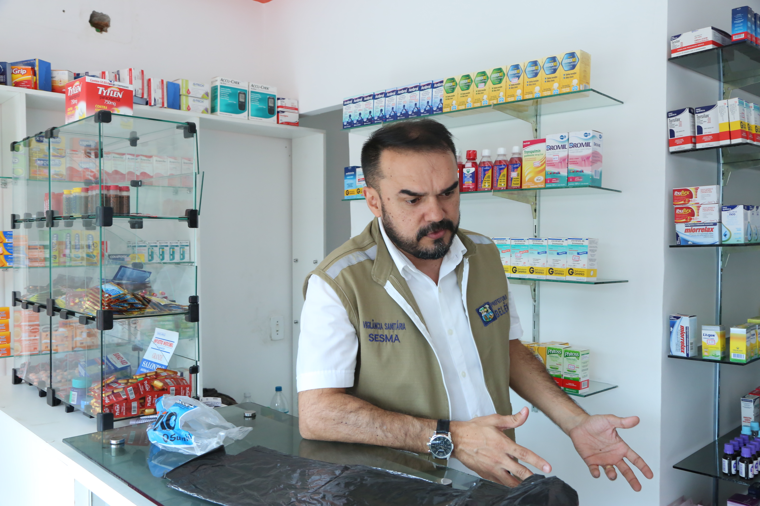 Operação da Devisa apreende milhares de medicamentos e interdita quatro farmácias